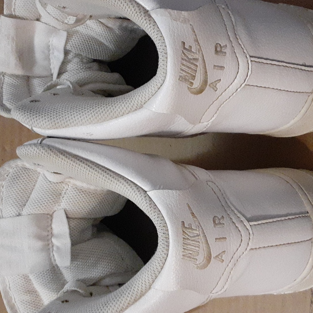 Men's size 12 Air Force One sneakers - Picture 15 of 16